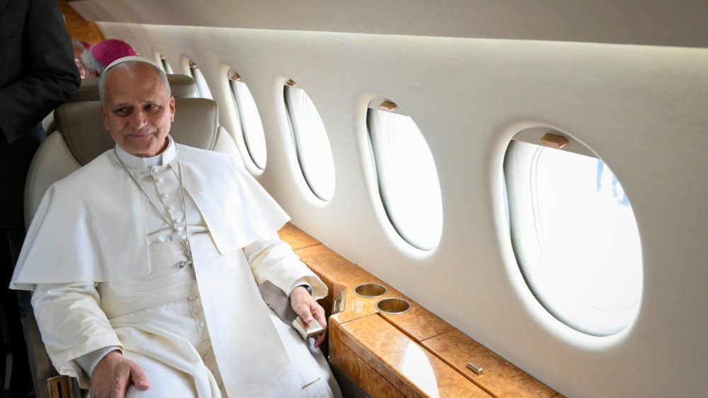 Papa Leão XIV retorna ao Vaticano em aeronave do rei Felipe VI 4 Papa Leao XIV retorna ao Vaticano em aeronave do rei Felipe VI 2