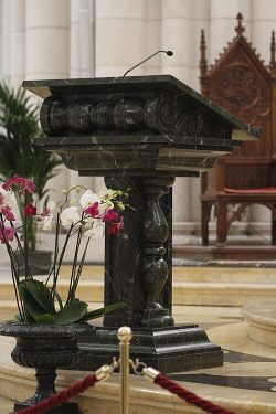 Vaticano rejeita pedido da Igreja na Alemanha para permitir homilias de leigos durante a Missa 2 Foto: Wikipedia