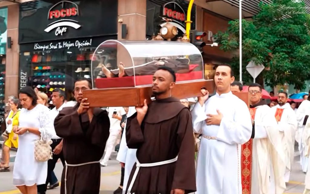 Relíquia de São Francisco de Assis inicia peregrinação pela Colômbia 2 Reliquia de Sao Francisco de Assis inicia peregrinacao pela Colombia