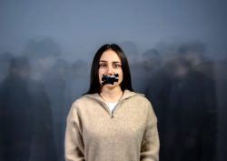 Quando o silêncio grita 2 Foto: Dav Hovhannisyan/ Unsplash