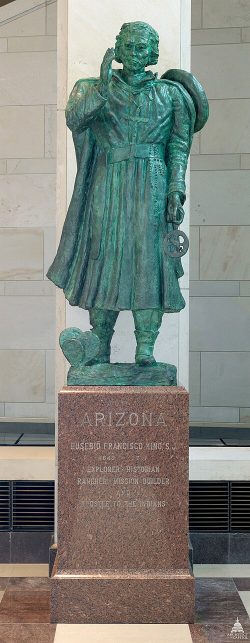 Pe. Eusebio Francisco Kino: jesuíta que fundou missões no Arizona e norte do México 3 500px Flickr USCapitol Eusebio Kino Statue