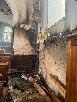 França: adolescentes salvam igreja histórica na Normandia de um incêndio 2 Foto: Commune de Perriers sur Andelle/ Facebook