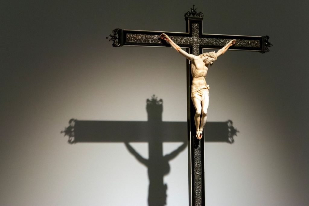 França: Três igrejas são profanadas na Arquidiocese de Tours 2 Franca Tres igrejas sao profanadas na Arquidiocese de Tours