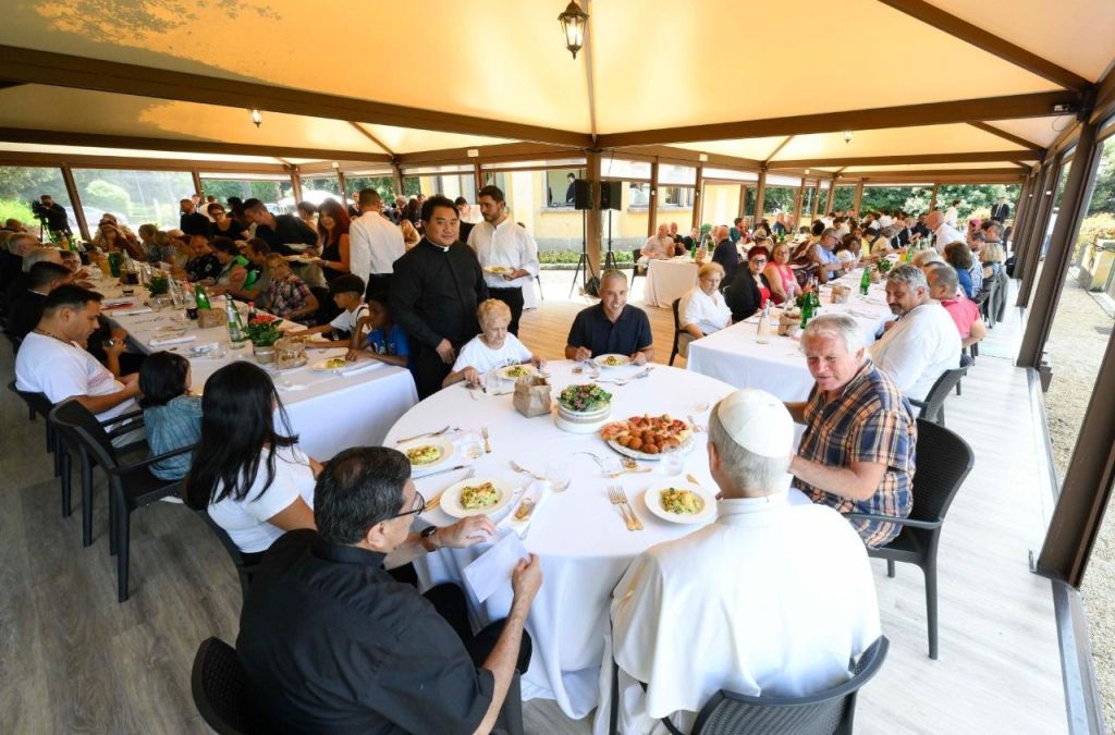Papa Leão XIV almoçará com pessoas carentes da Diocese de Roma 4 Papa Leao XIV almocara com pessoas carentes da Diocese de Roma 2