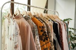 Como deve vestir-se um cristão? 2 Foto: Aviv Rachmadian/ Unsplash