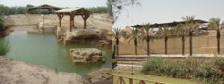 Preparação para os 2.000 anos do Batismo de Jesus 2 Betânia além do Jordão (à esquerda) e Qasr el Yahud (à direita) Foto: Wikipedia