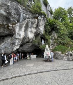 Lourdes receberá Leão XIV em meio ao fervor mariano e à sombra dos mosaicos de Rupnik 2 Lourdes1
