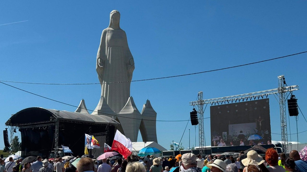 Maior monumento mariano da Europa é inaugurado na Polônia 4 Maior monumento mariano da Europa e inaugurado na Polonia 1