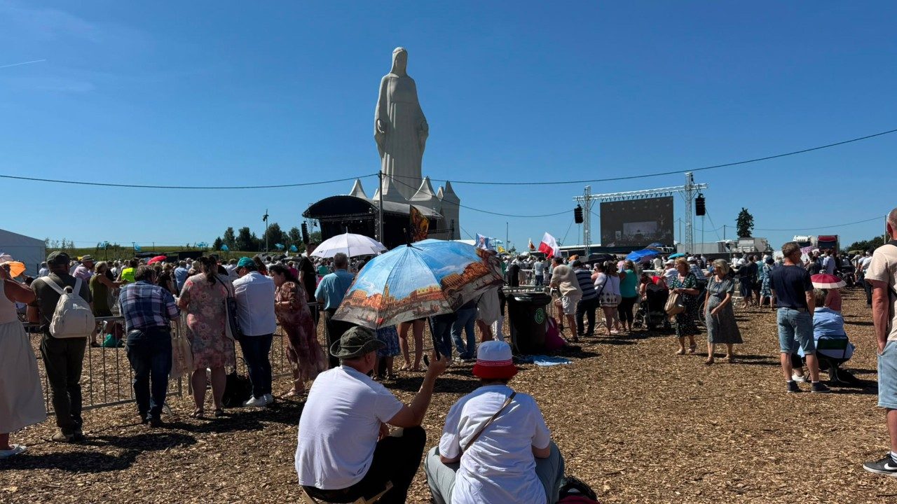 Maior monumento mariano da Europa é inaugurado na Polônia 2 Maior monumento mariano da Europa e inaugurado na Polonia 4