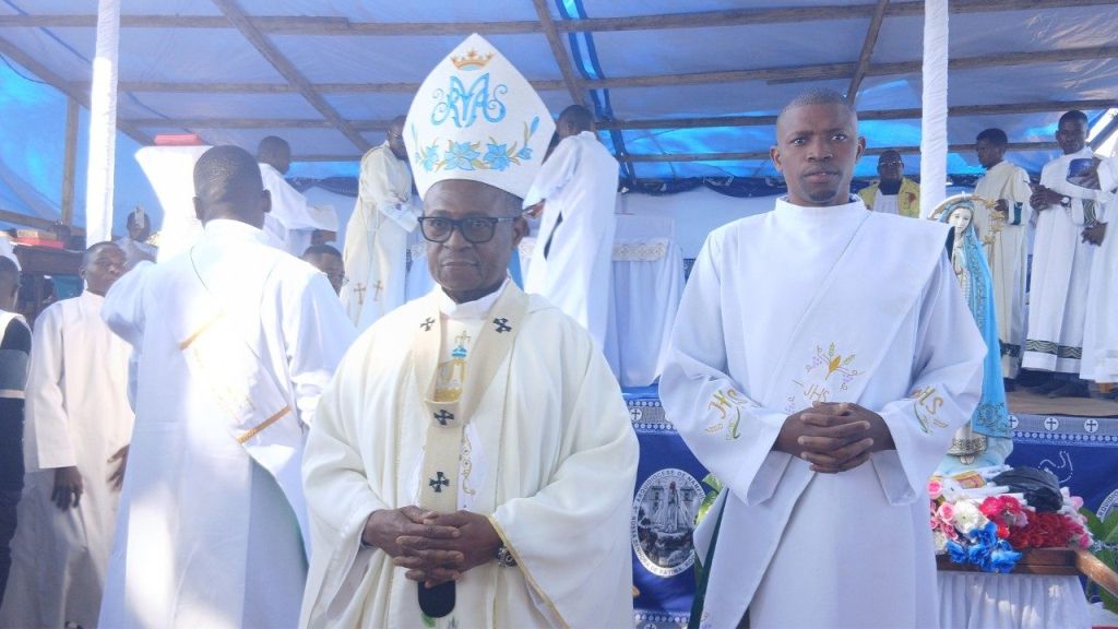 Moçambique: Milhares de fiéis participam de peregrinação ao Santuário Mariano de Meconta 3 Mocambique Milhares de fieis participam de peregrinacao ao Santuario Mariano de Meconta 2