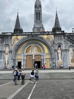 Lourdes receberá Leão XIV em meio ao fervor mariano e à sombra dos mosaicos de Rupnik 3 santuario Lourdes1