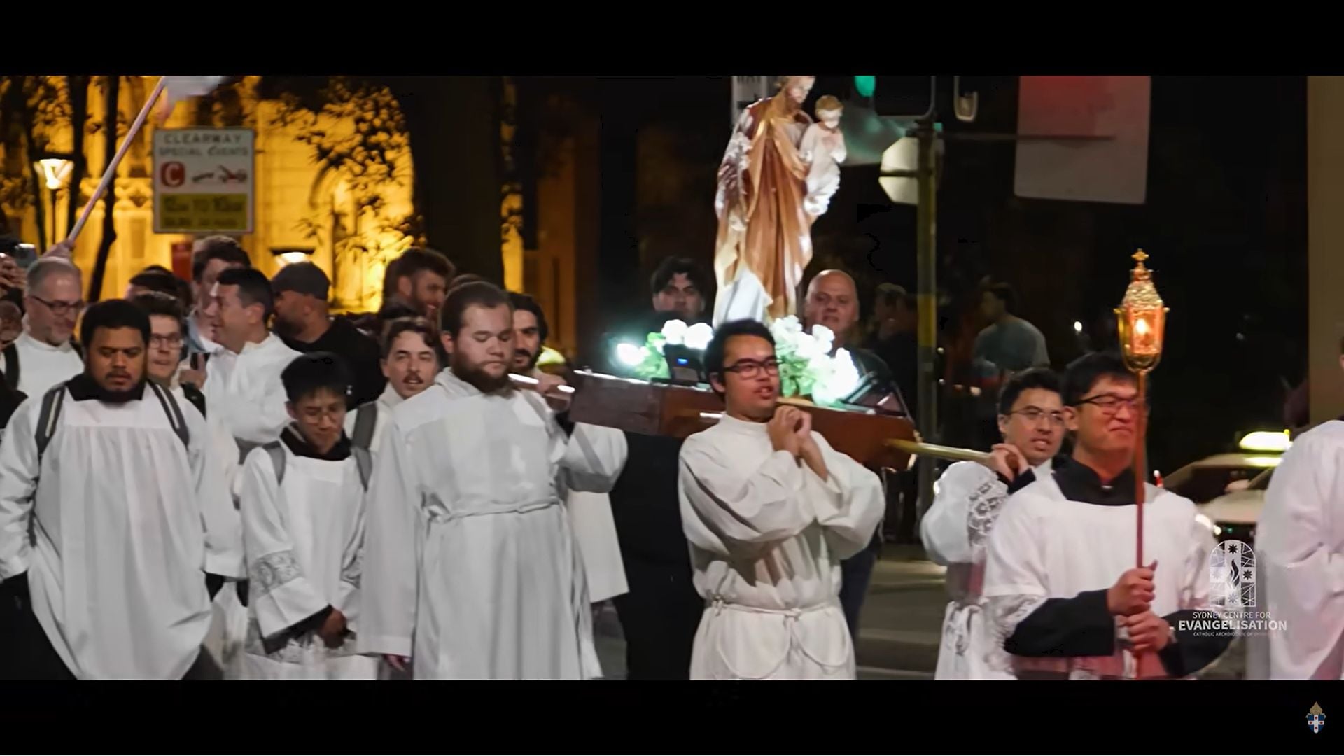 Milhares de homens realizam peregrinação noturna a São José na Austrália 2 Milhares de homens realizam peregrinacao noturna a Sao Jose na Australia