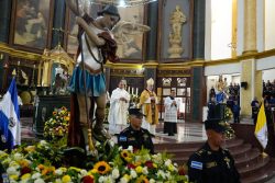 El Salvador: polícia homenageia São Miguel Arcanjo em missa celebrada pelo Núncio Apostólico 2 Foto: Policía Nacional Civil/ Facebook