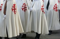 Vaticano esclarece: só sete ordens equestres são reconhecidas pela Santa Sé 2 Ordem Equestre do Santo Sepulcro de Jerusalém Foto: Wikipedia